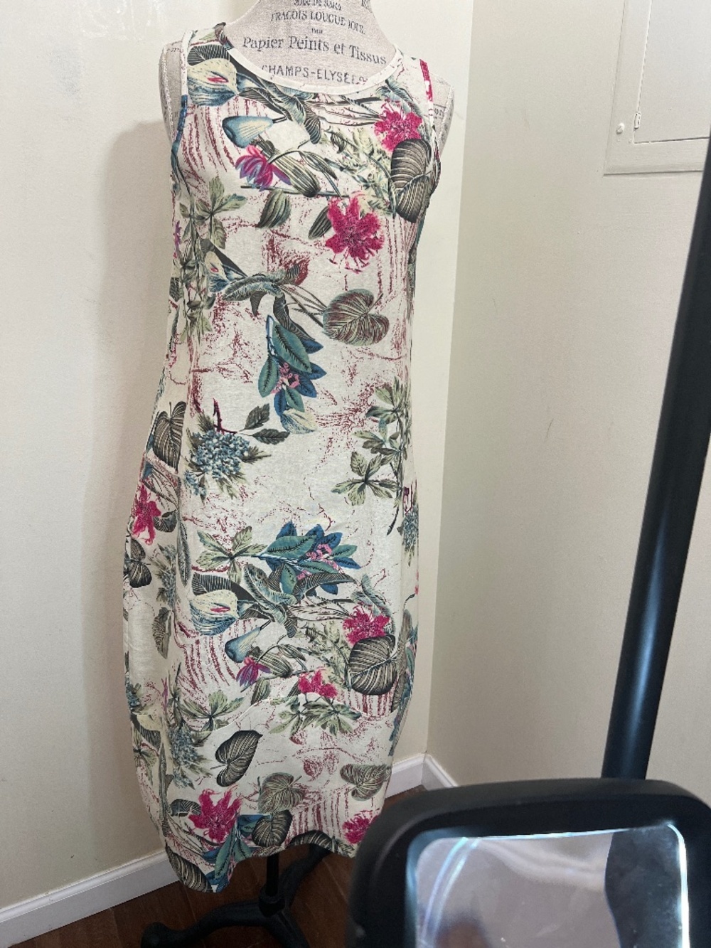 Longyi Long Sleeveless Cream Floral 100% Cotton Dress Women's Size M